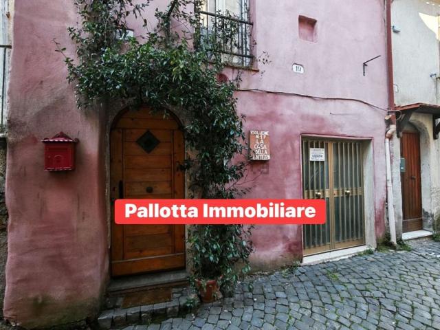 Casa in vendita a Valentano, Lazio