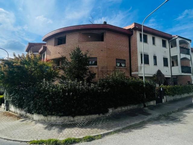 Casa in vendita a Marche, Macerata