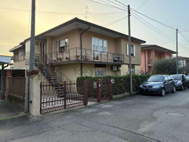 Casa in vendita a Montegrotto Terme, Veneto