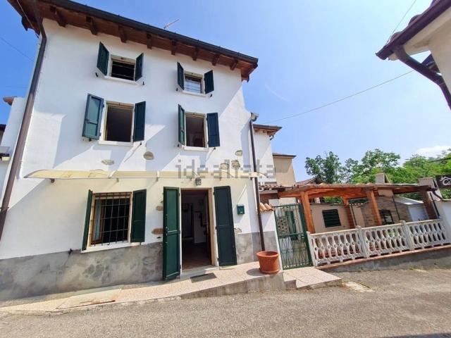Casa in vendita a Montecalvo Versiggia, Lombardia