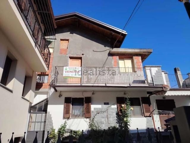 Casa in vendita a Issogne, Aosta
