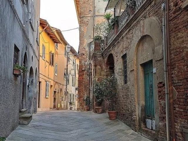 Casa in vendita a Legoli, Toscana