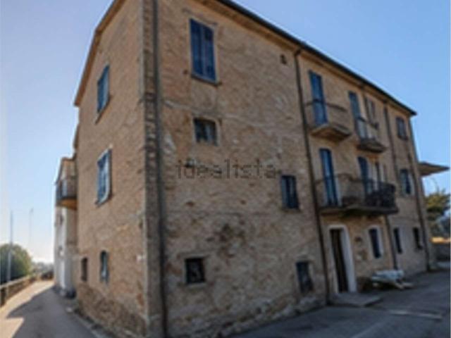 Casa in vendita a Trecastelli, Marche