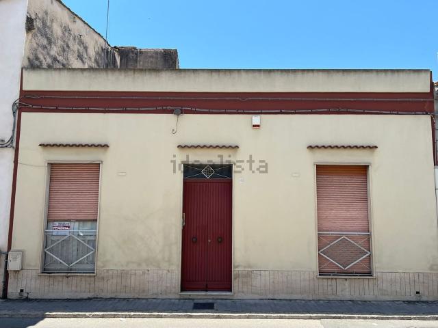 Casa in vendita a Vittoria, Ragusa