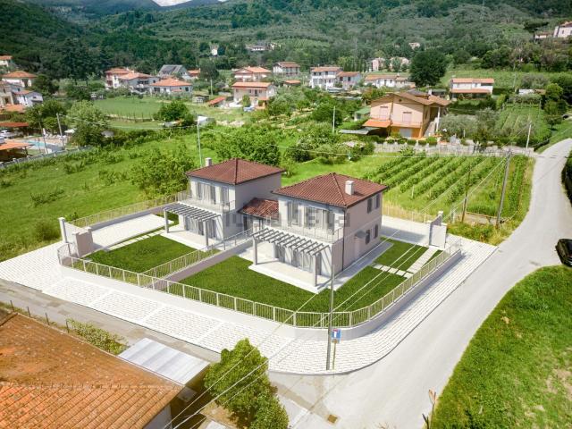 Casa in vendita a Nicola, Isola