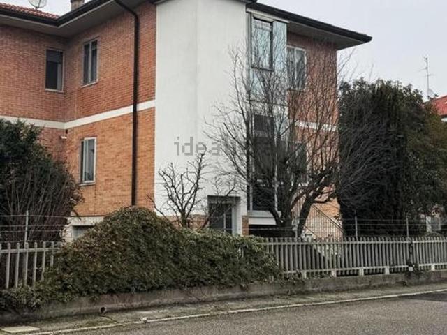 Casa in vendita a Ferrara, Reggio Emilia