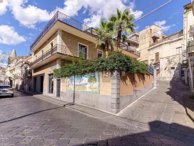 Casa in vendita a Bronte, Sicilia
