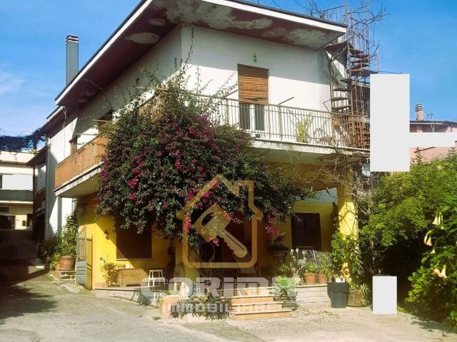 Casa in vendita a Valle Mazzone, Roma Capitale