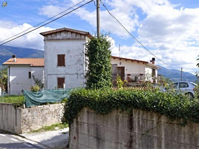 Casa in vendita a Gallinaro, Lazio