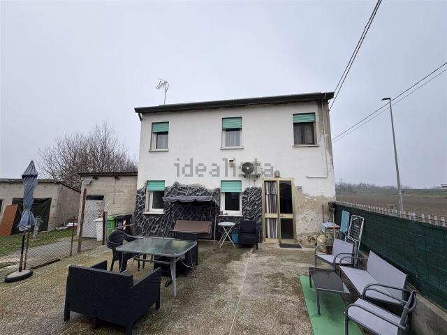 Casa in vendita a Frassinelle Polesine, Veneto
