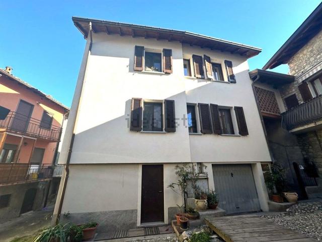 Casa in vendita a Galbiate, Lombardia