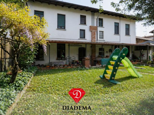 Casa in vendita a Mezzana, Somma Lombardo