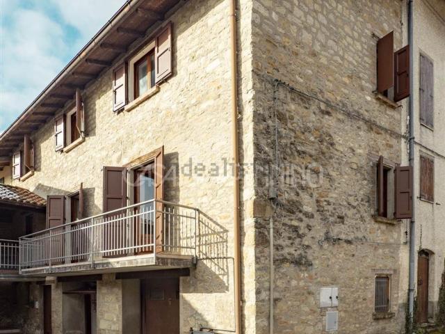Casa in vendita a Appennino Reggiano, Re