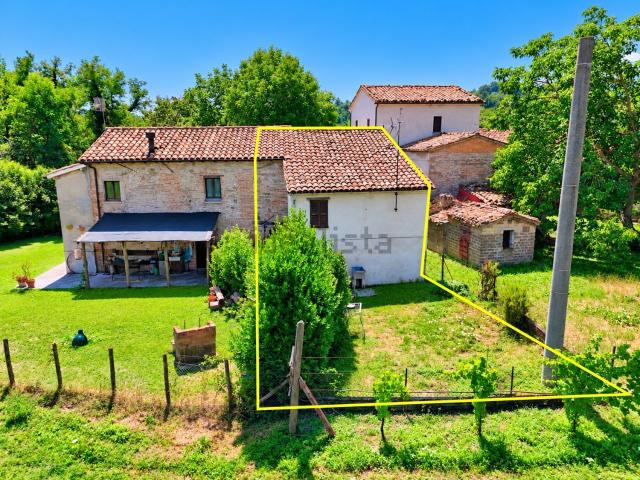 Casa in vendita a Piano di Sotto, Sarnano