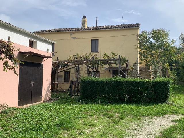Casa in vendita a Catignano, Abruzzo