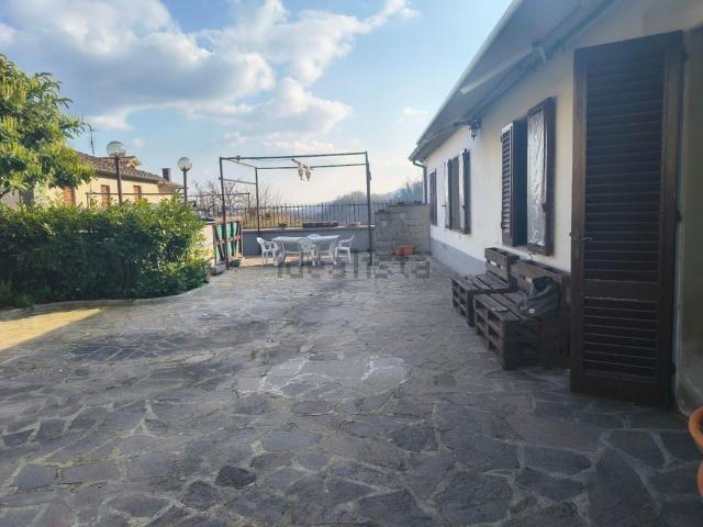 Casa in vendita a Vernio, Toscana