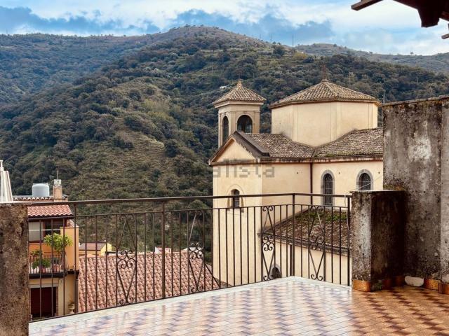 Casa in vendita a Graniti, Sicilia