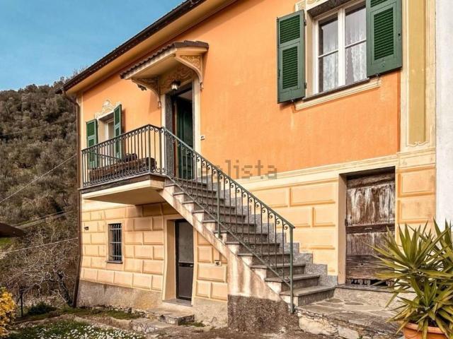 Casa in vendita a Avegno, Liguria