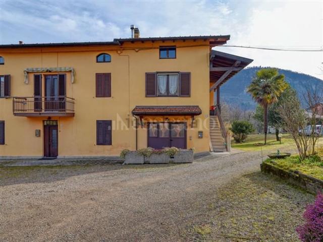 Casa in vendita a Comunità Montana del Piambello, Bisuschio