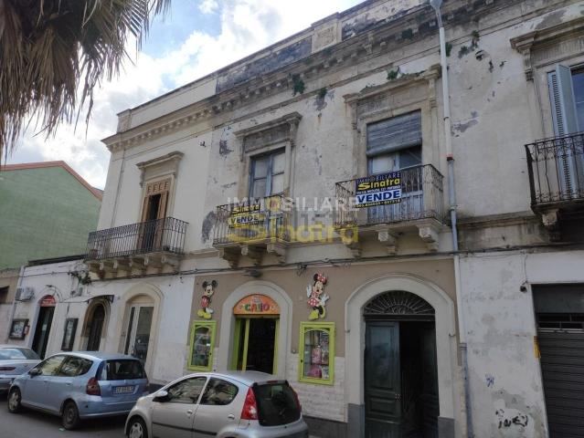 Casa in vendita a Paternò, Sicilia