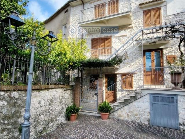 Casa in vendita a Castelnuovo Parano, Lazio