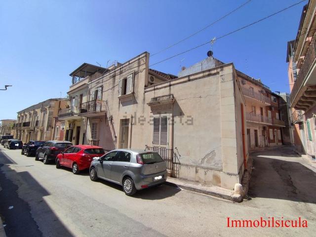 Casa in vendita a Rosolini, Sicilia