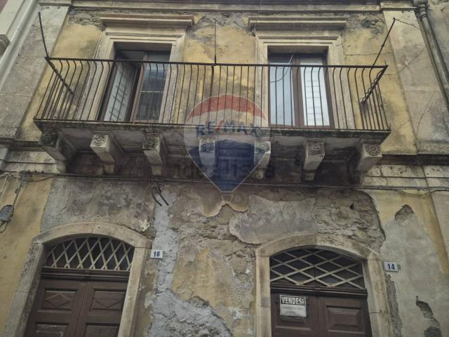 Casa in vendita a Castiglione Di Sicilia, Sicilia