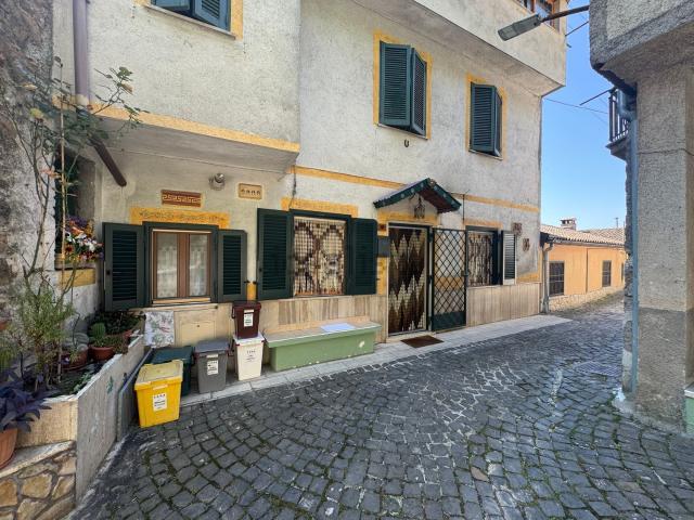 Casa in vendita a Carsoli, Abruzzo