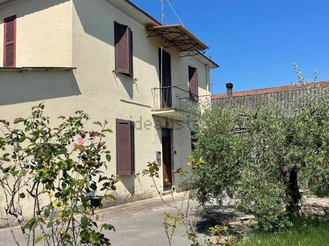 Casa in vendita a Frosinone, Lazio