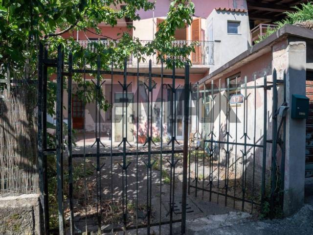 Casa in vendita a Casale, Caprino Bergamasco