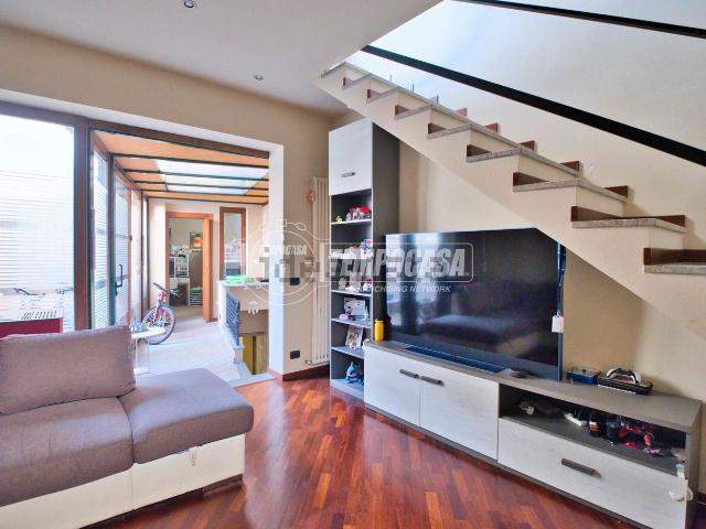 Casa in vendita a Trecate, Novara