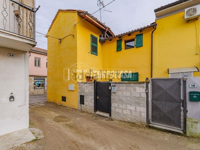 Casa in vendita a Dorno, Lombardia