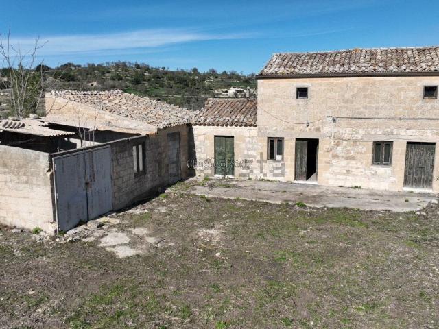 Casa in vendita a Ragusa, Sicilia