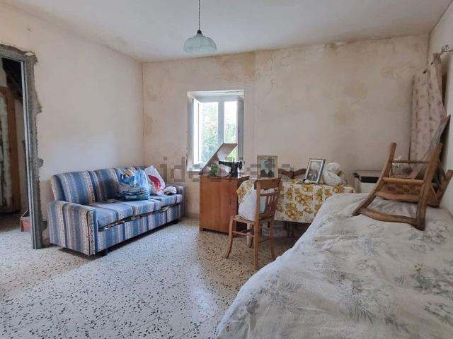 Casa in vendita a Santa Lucia Di, Sicilia