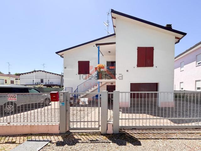 Casa in vendita a Unione delle Terre d'Argine, Novi Di Modena