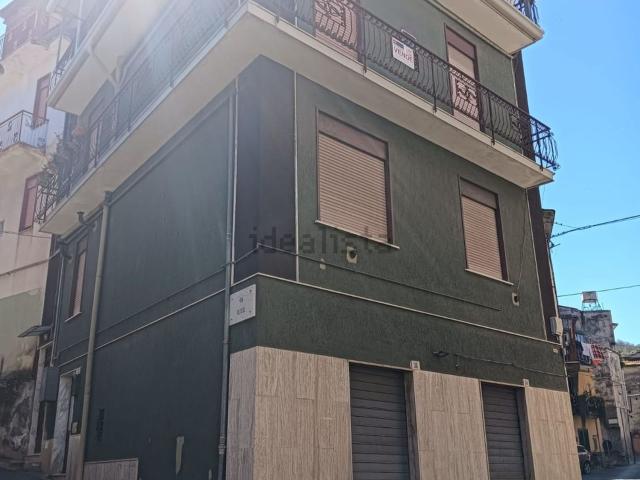 Casa in vendita a Bronte, Sicilia
