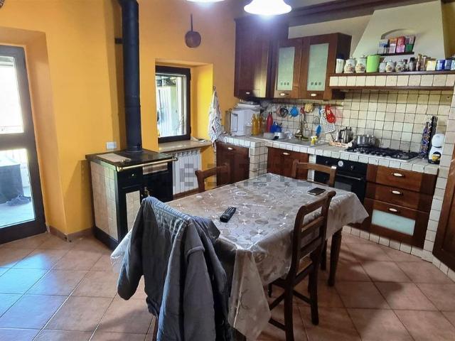 Casa in vendita a Marche, Macerata