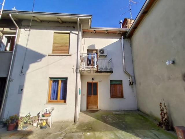 Casa in vendita a Terra di Mezzo, Re