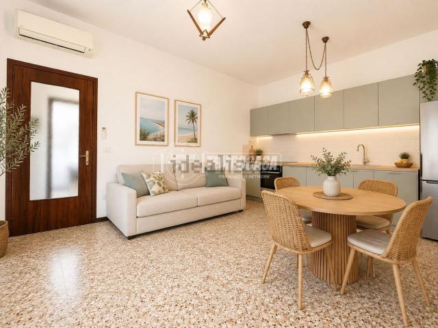 Casa in vendita a Peschiera del Garda, Verona