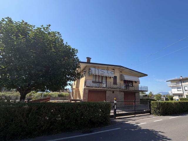Casa in vendita a Sedico, Veneto