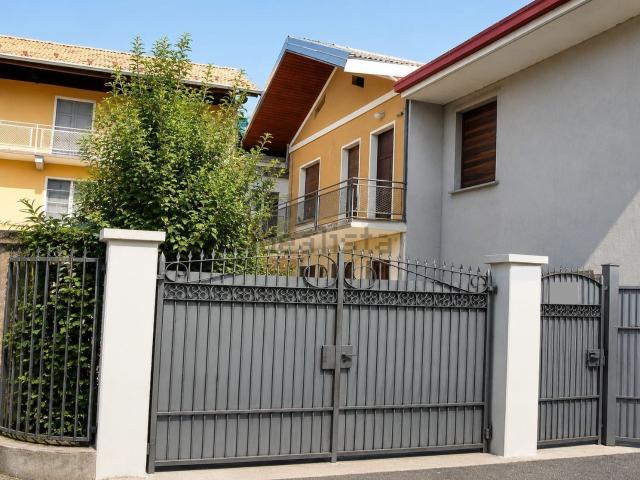 Casa in vendita a Gargallo, Novara