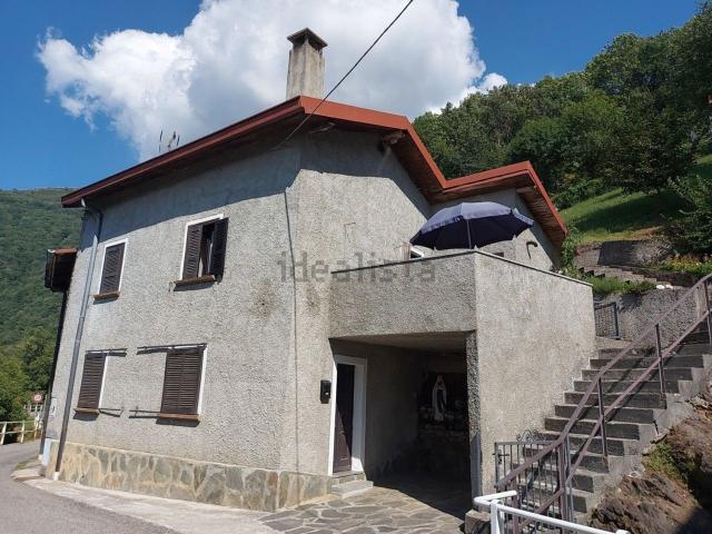 Casa in vendita a Bellano, Lombardia