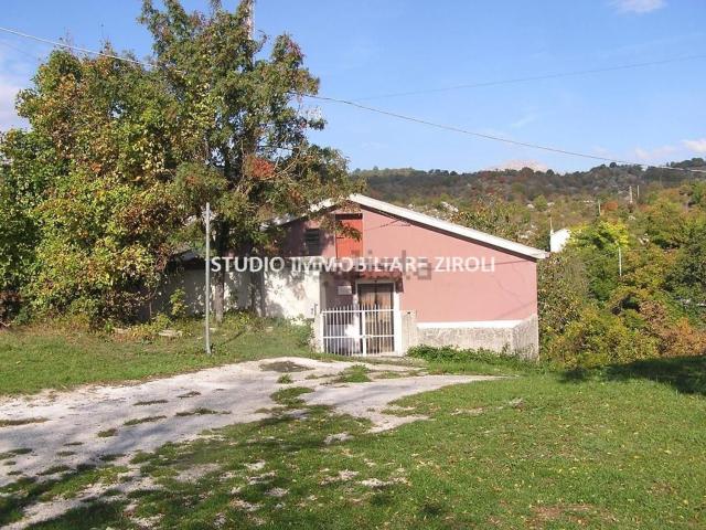 Casa in vendita a Montenero Val Cocchiara, Molise