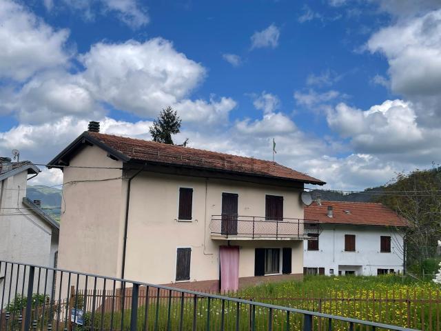 Casa in vendita a Appennino Reggiano, Re