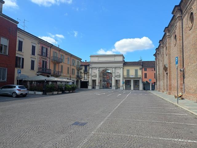 Casa in vendita a Castelleone, Lombardia