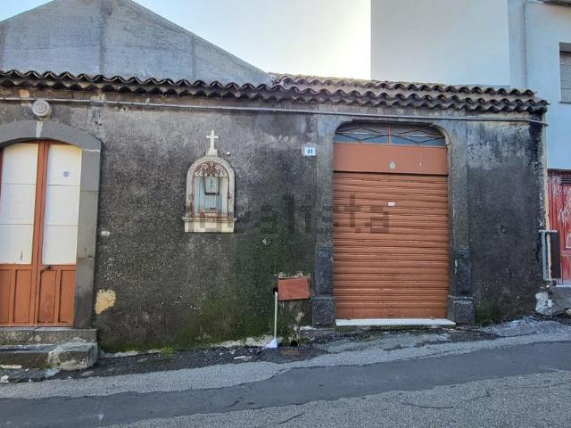 Casa in vendita a Belpasso, Sicilia