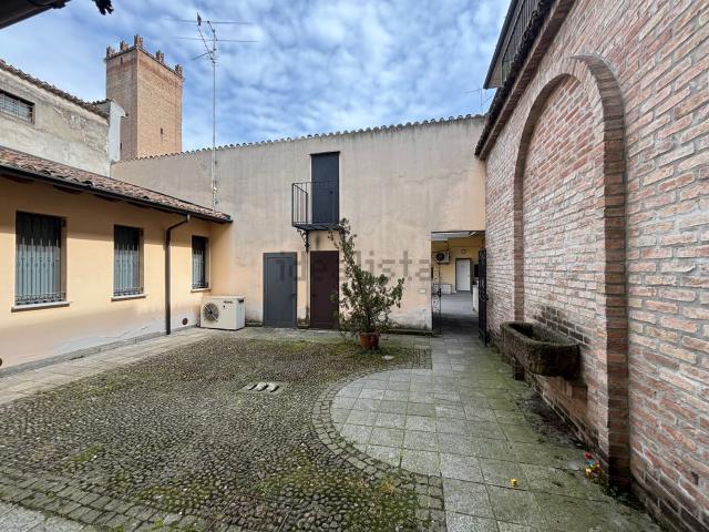 Casa in vendita a Castelleone, Lombardia