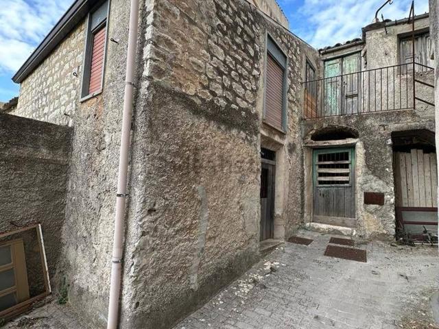 Casa in vendita a Giuliana, Sicilia