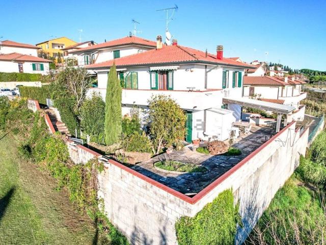 Casa in vendita a Guardistallo, Toscana