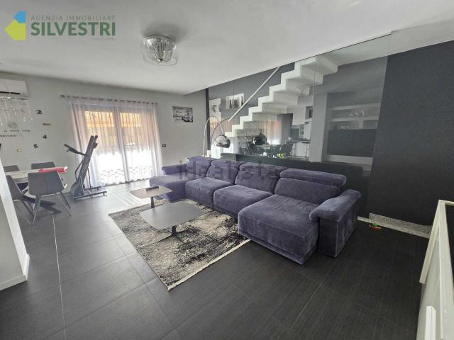 Casa in vendita a Romentino, Novara